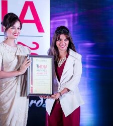 FASTEST GROWING DENTIST IN MUMBAI at the INDIA HEALTHCARE AWARDS 2016